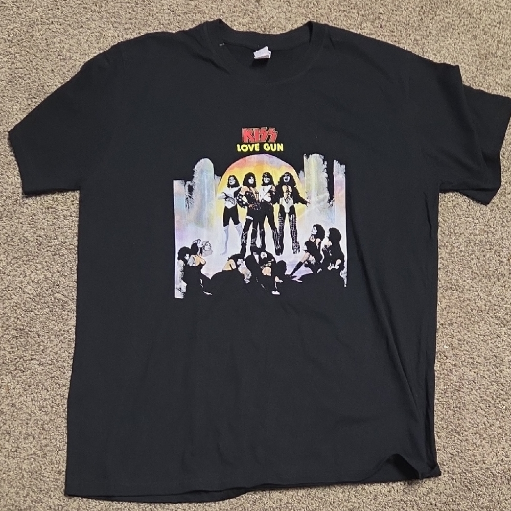 Black KISS Love Gun Graphic T-Shirt